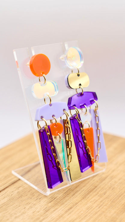 Boucles d’oreilles asymétriques, violette, orange et dorée