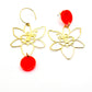 Boucles d’oreilles coquelicot asymétriques en laiton et orange