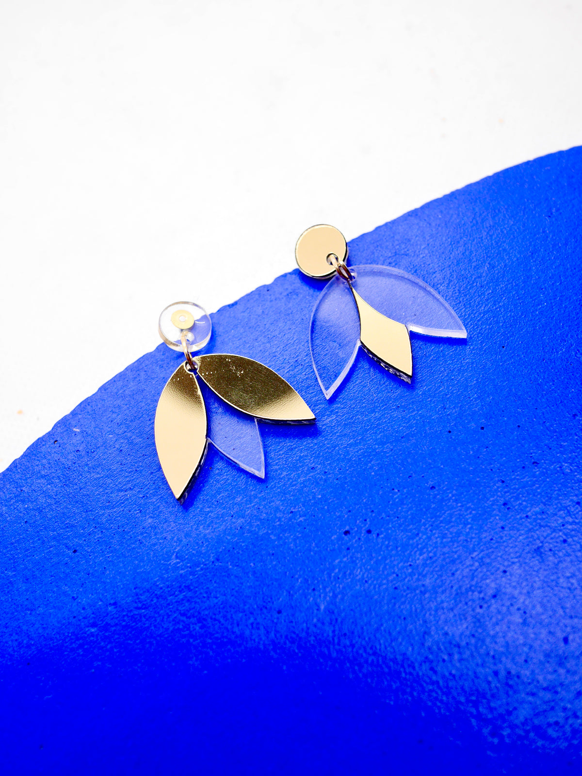 Boucles d'oreilles Aliocha transparentes, bijou créateur fait main à Lille