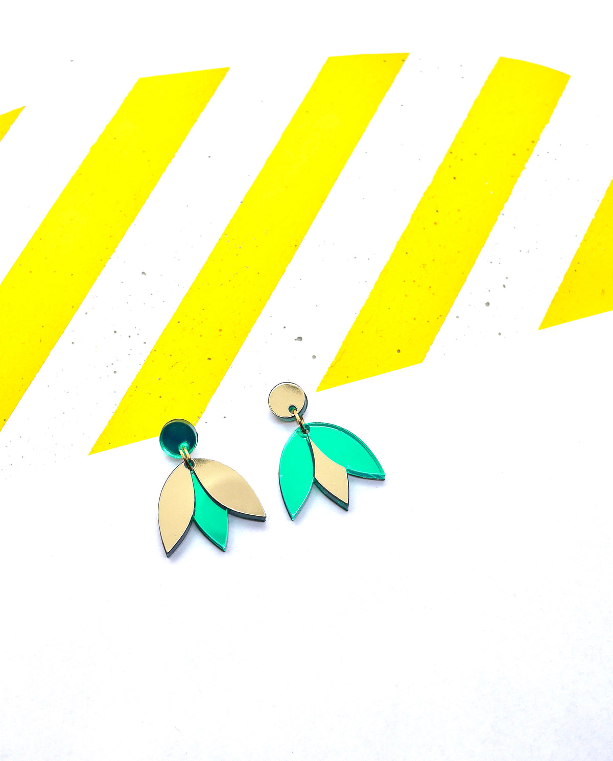 Boucles d'oreilles Aliocha vert miroir, bijou créateur fait main à Lille
