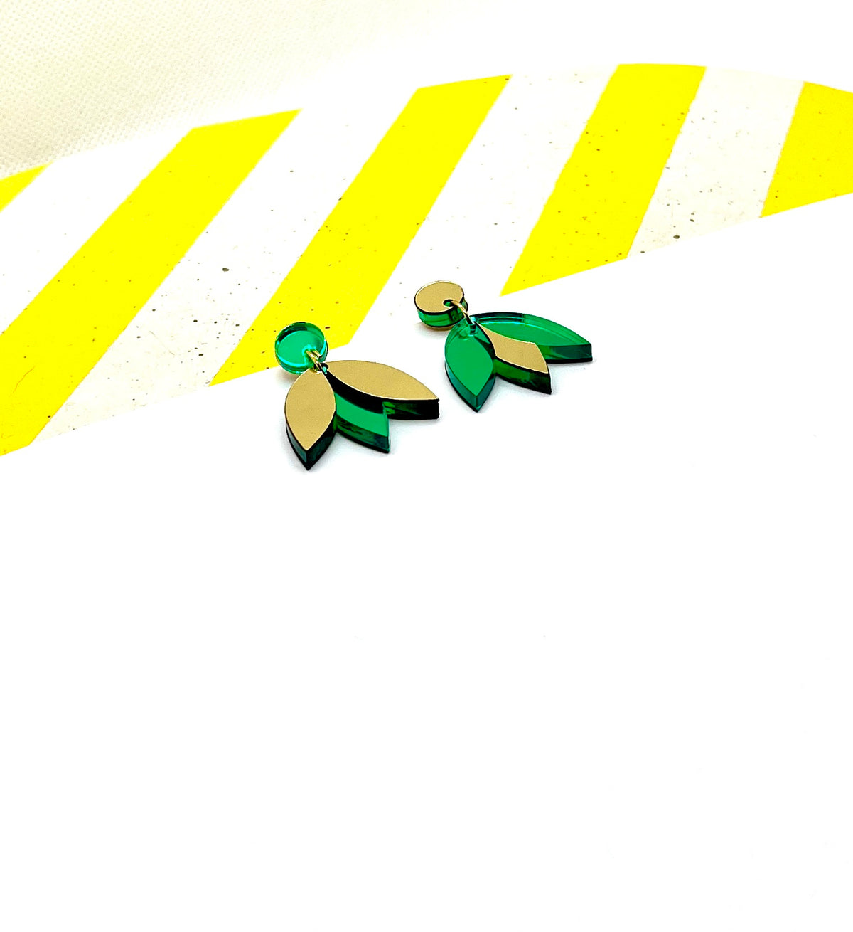 Boucles d'oreilles Aliocha vert miroir, bijou créateur fait main à Lille