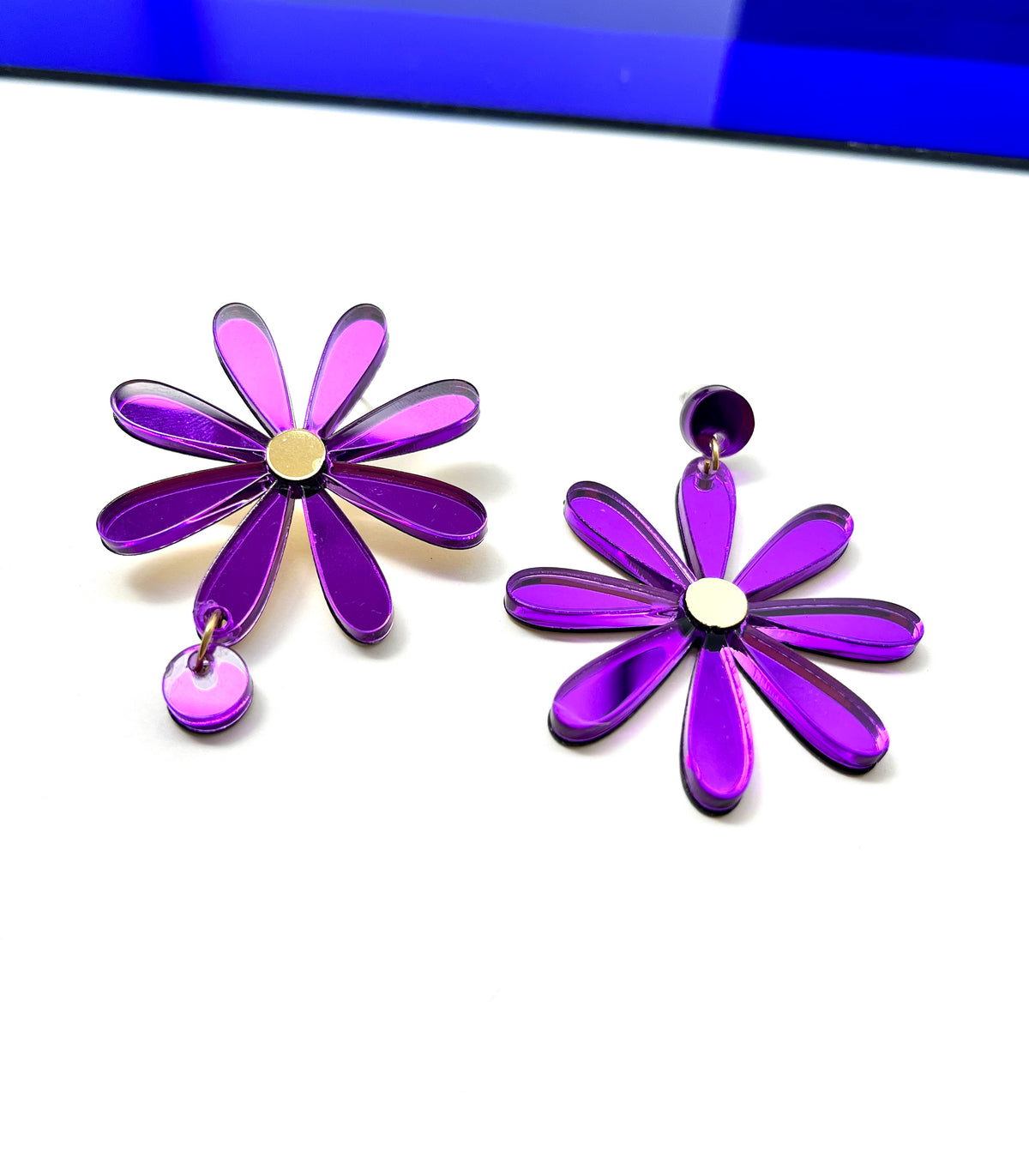 Boucles d’oreilles Daisy violet miroir 
