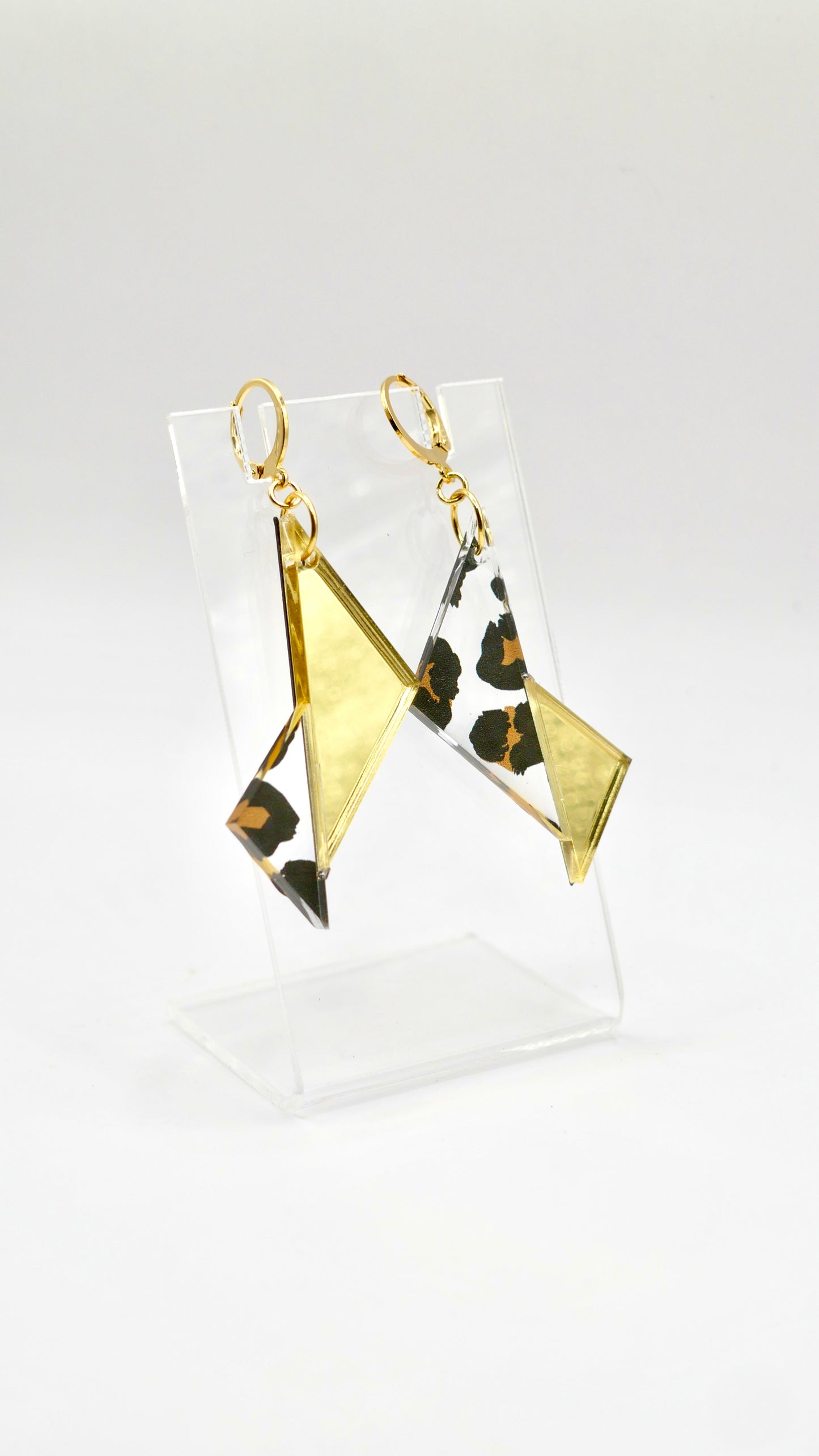 Boucles d’oreilles Karla en plexiglas, léopard et doré 
