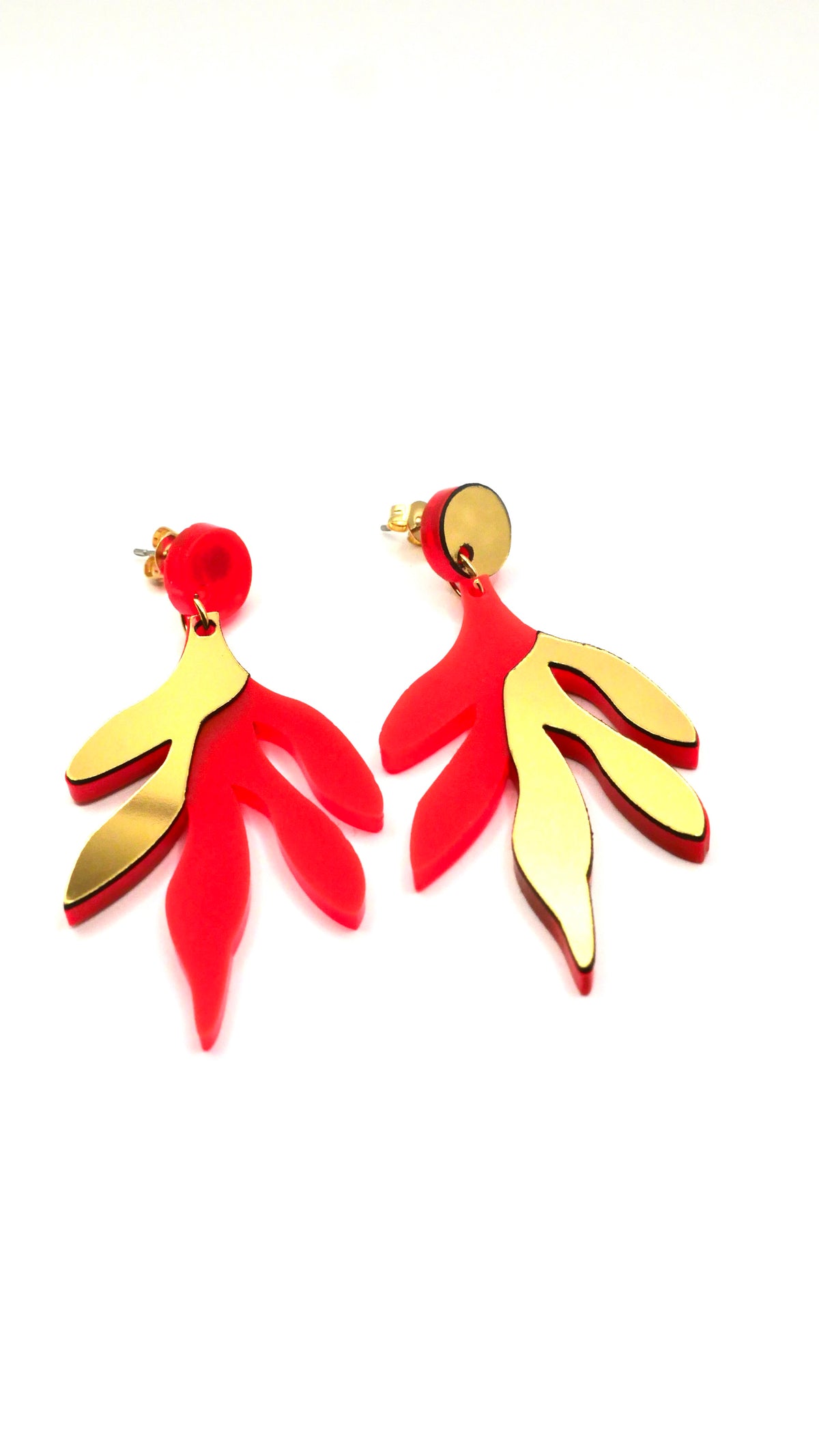 Boucles d'oreilles Sacha oranges, design floral asymétrique