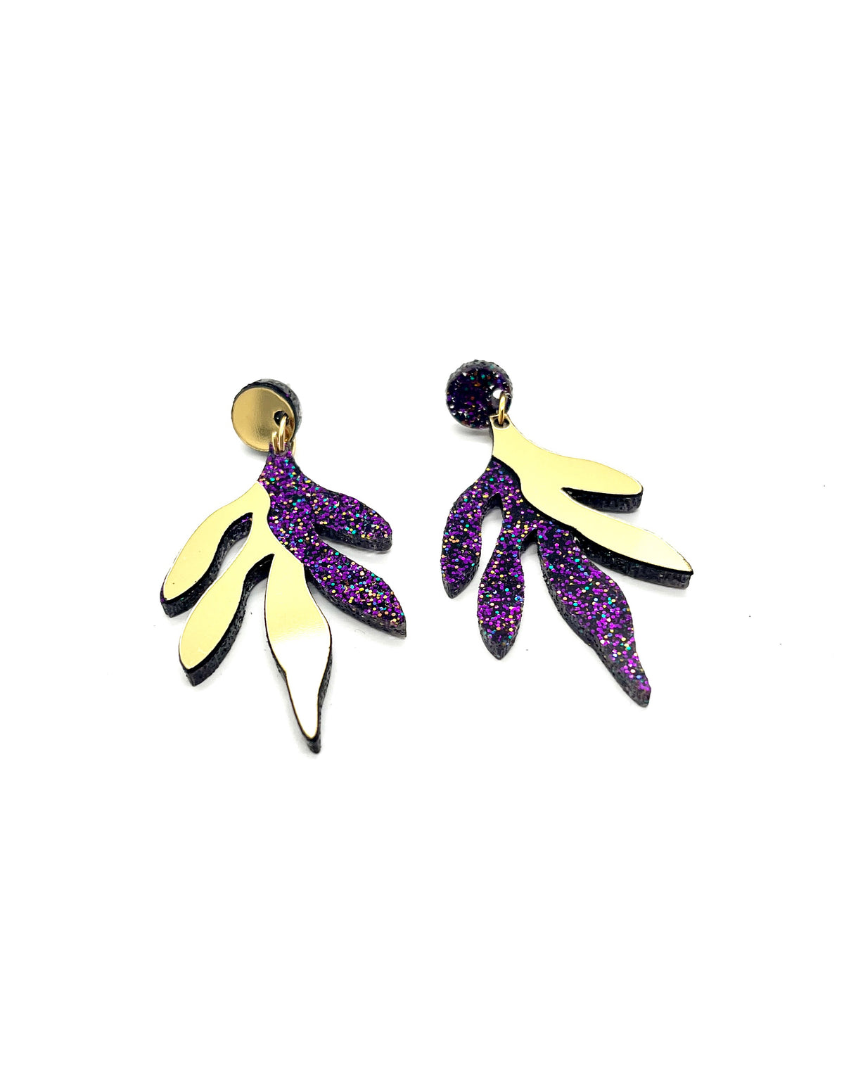 Boucles d'oreilles Sacha violet paillettes, design floral asymétrique