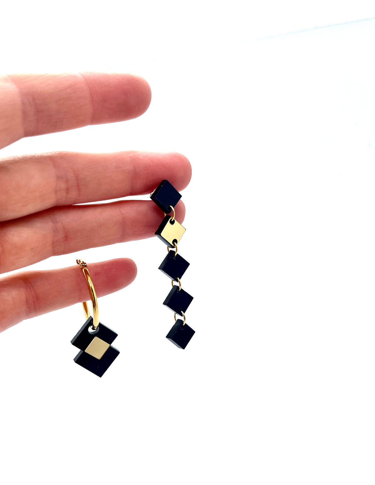 Boucles d’oreilles Saga noir
