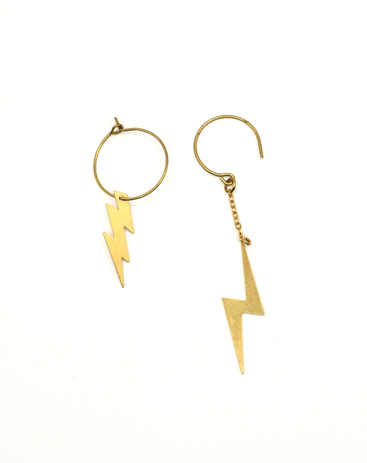Boucles d'oreilles Sky en forme d'éclair, design asymétrique