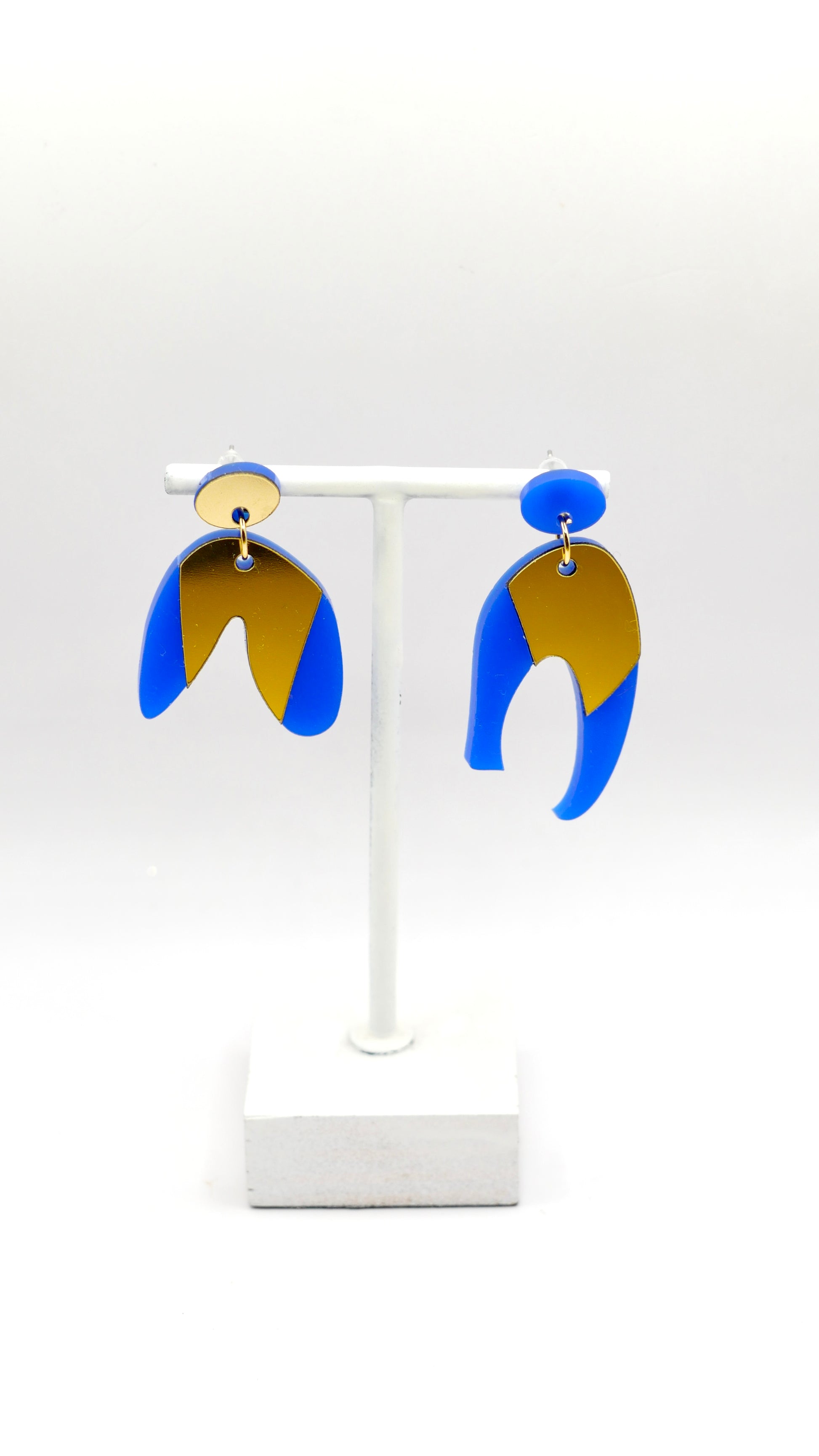 Boucles d’oreilles asymétriques Masha bleues