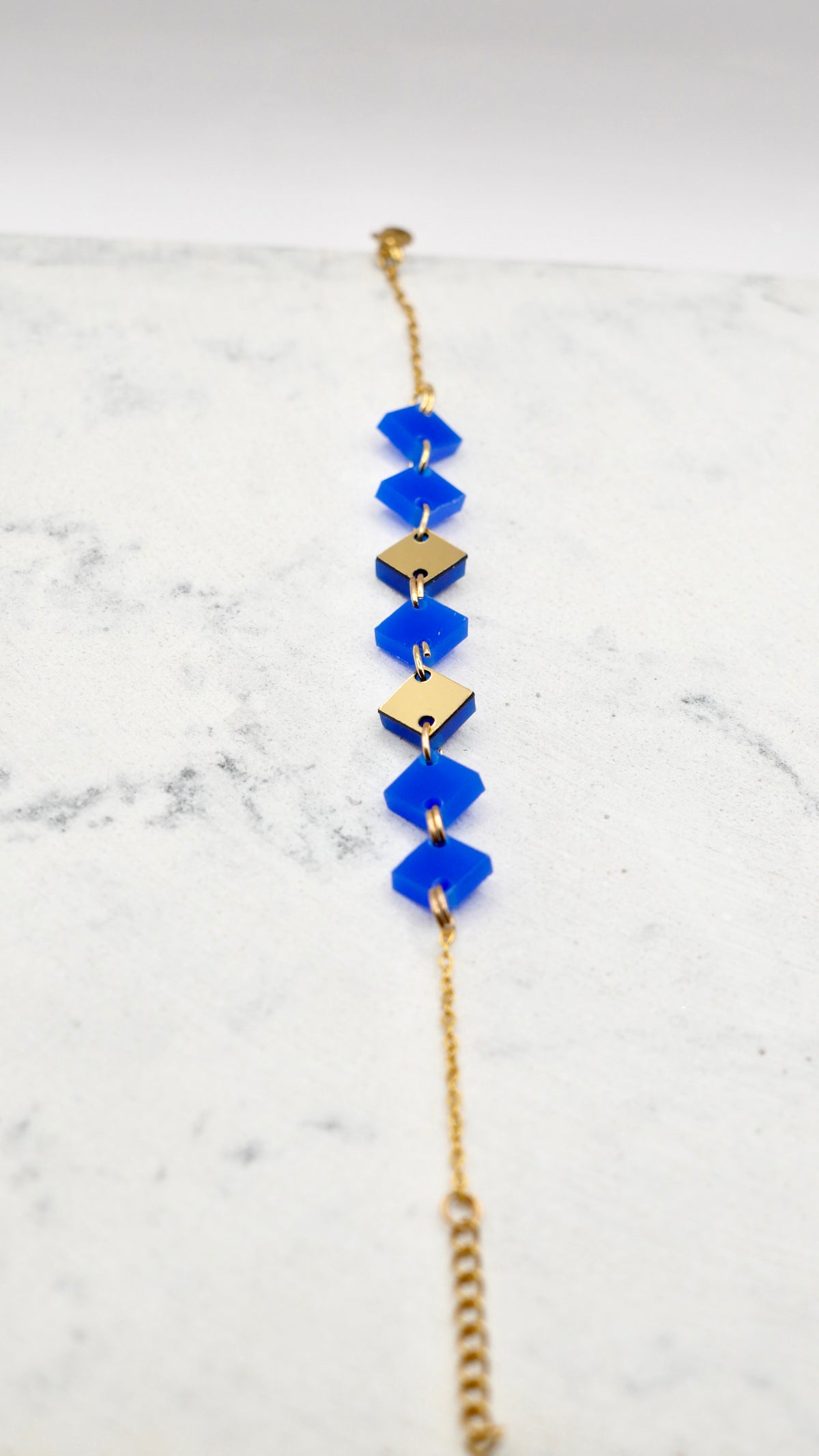 Bracelet plexiglass bleu 