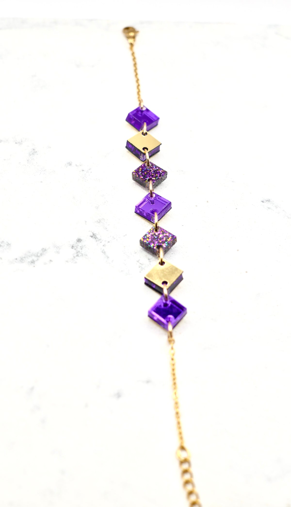 Bracelet violet paillettes saga 