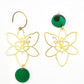 Boucles d’oreilles coquelicot en laiton asymétriques et vert