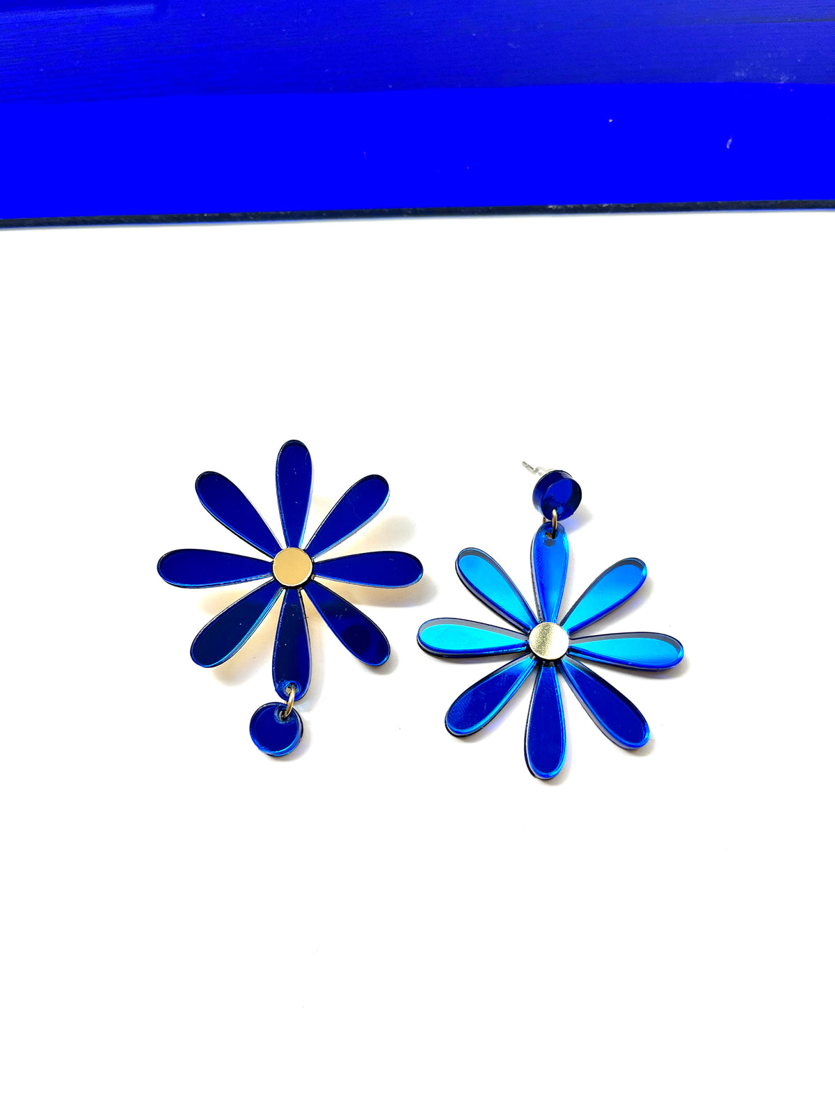 Boucles d’oreilles Daisy bleu miroir 