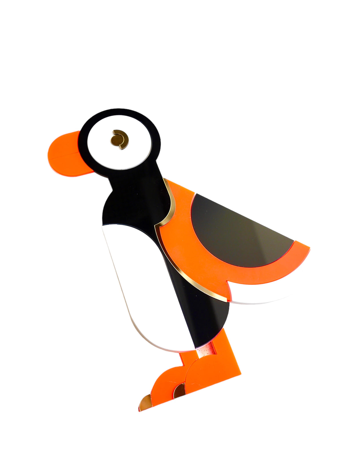 Zoom sur le pingouin décoratif mural en noyer et plexiglas coloré 