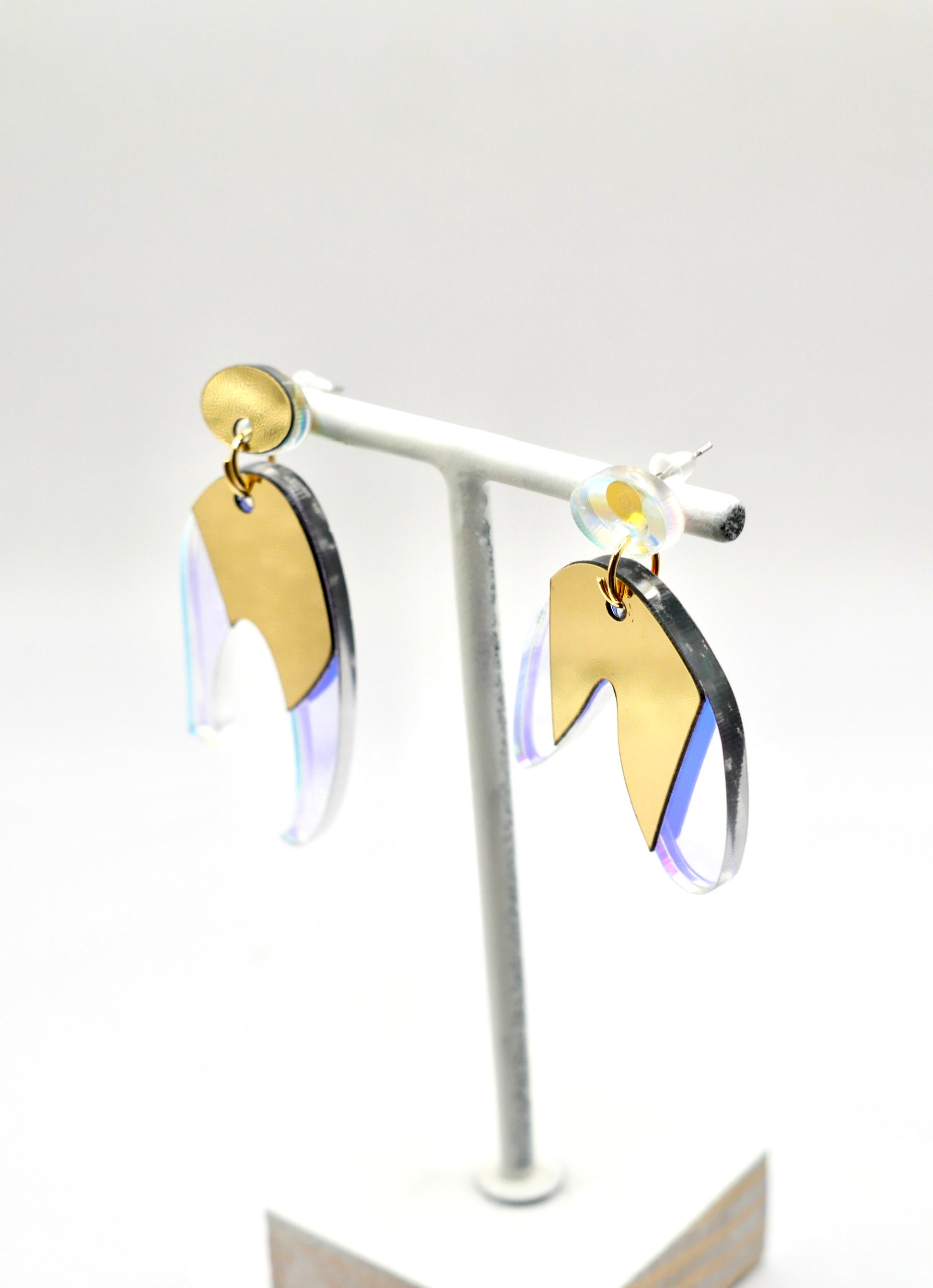 Boucles d’oreilles Masha pendantes arc-en-ciel 