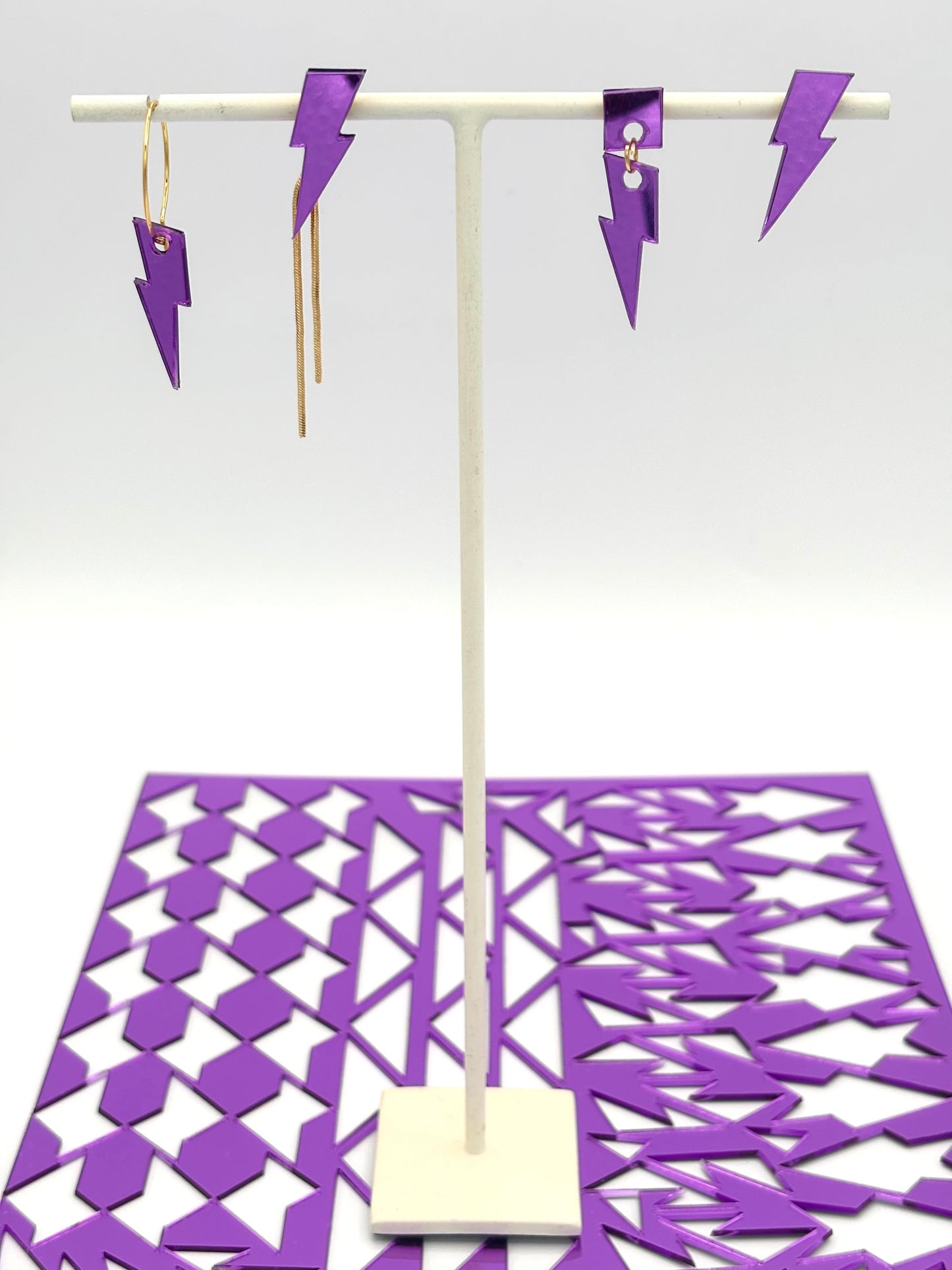 Boucles d’oreilles Mini Storm violettes, look dépareillé