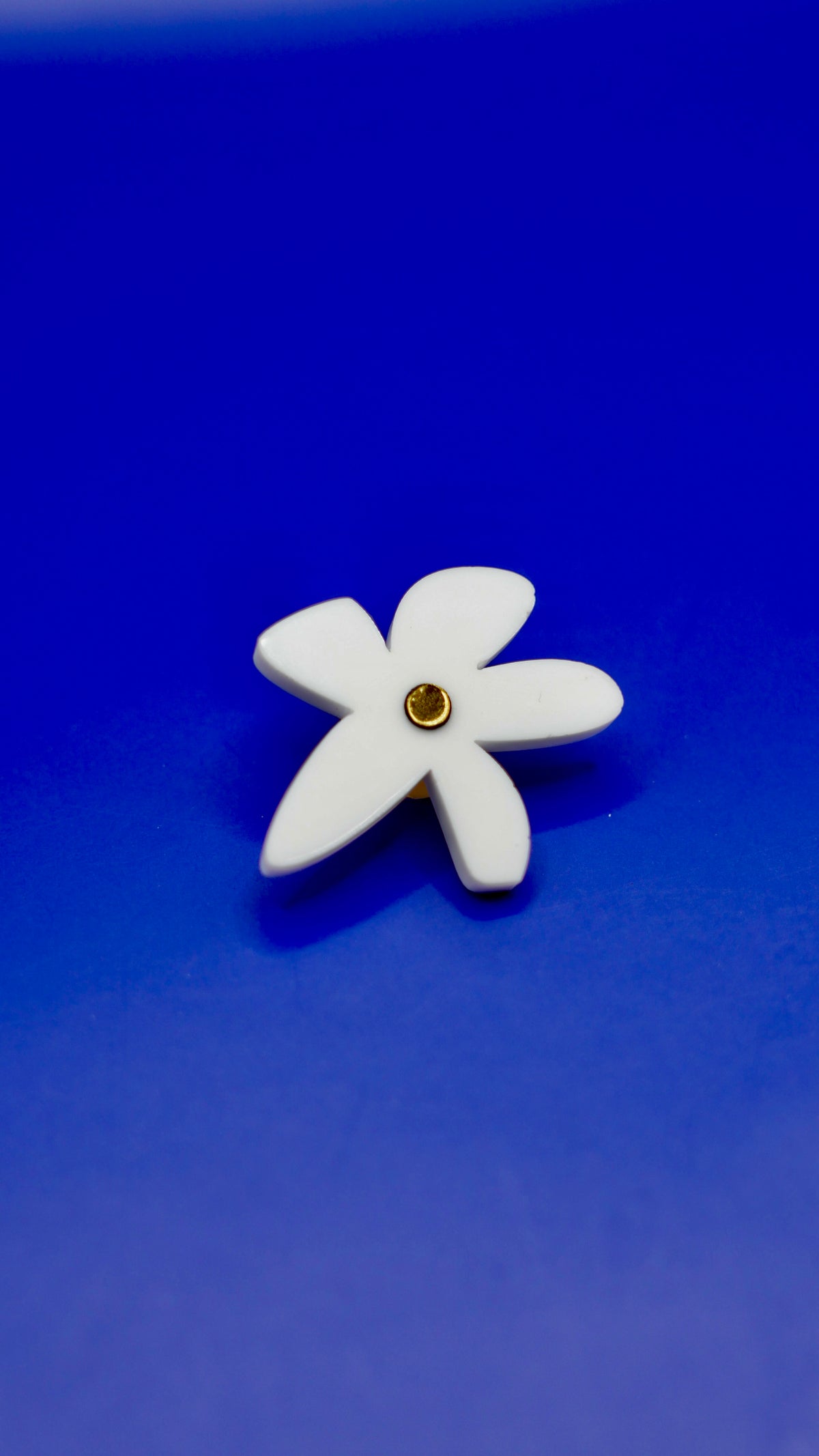 Pins Flores en plexiglass blanc