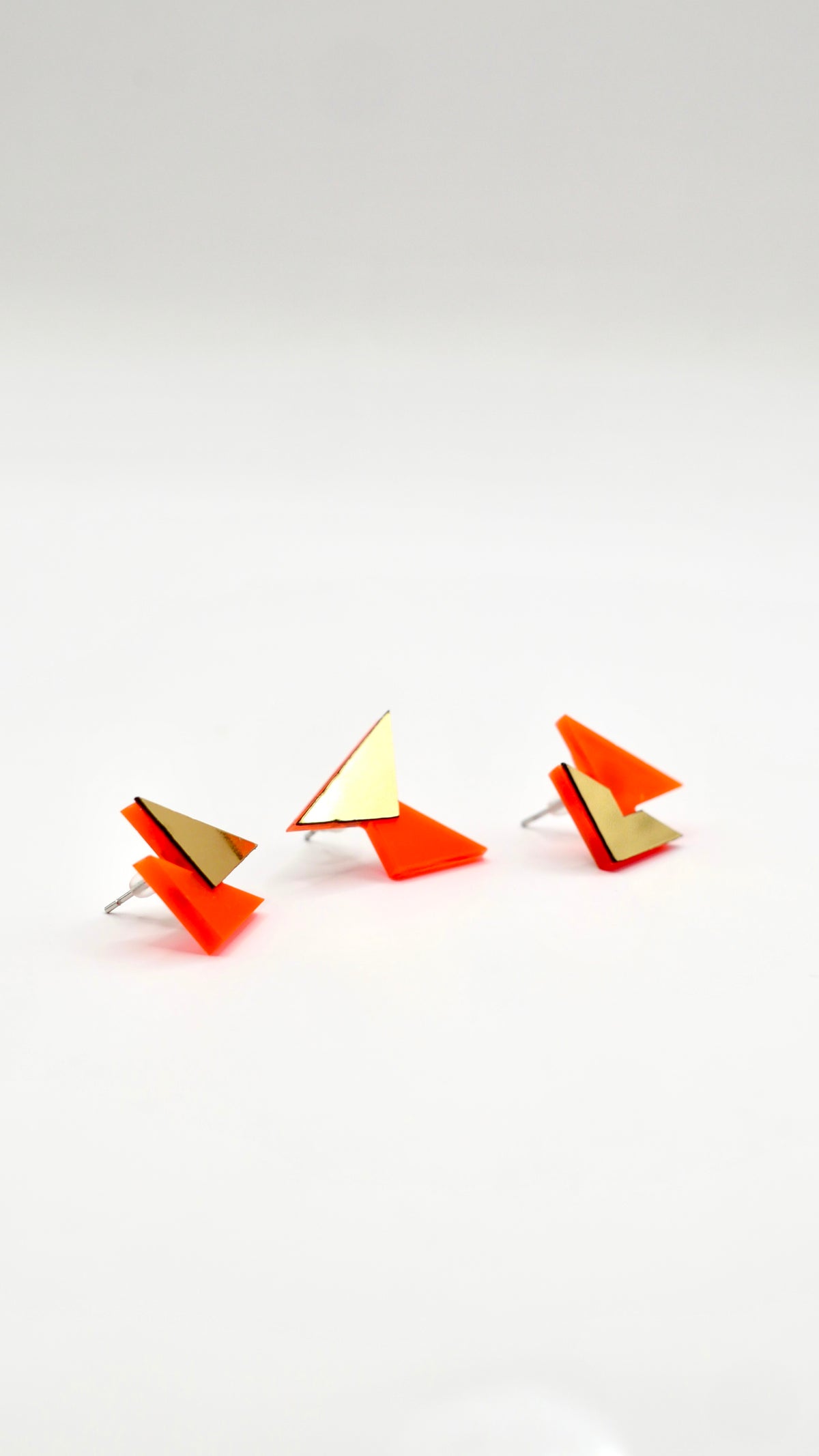 Boucle d’oreille puce Mila orange