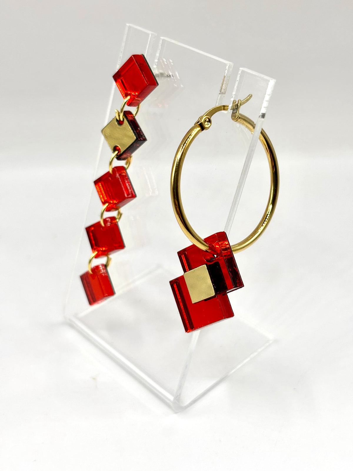 Boucles d’oreilles Saga rouge miroir 