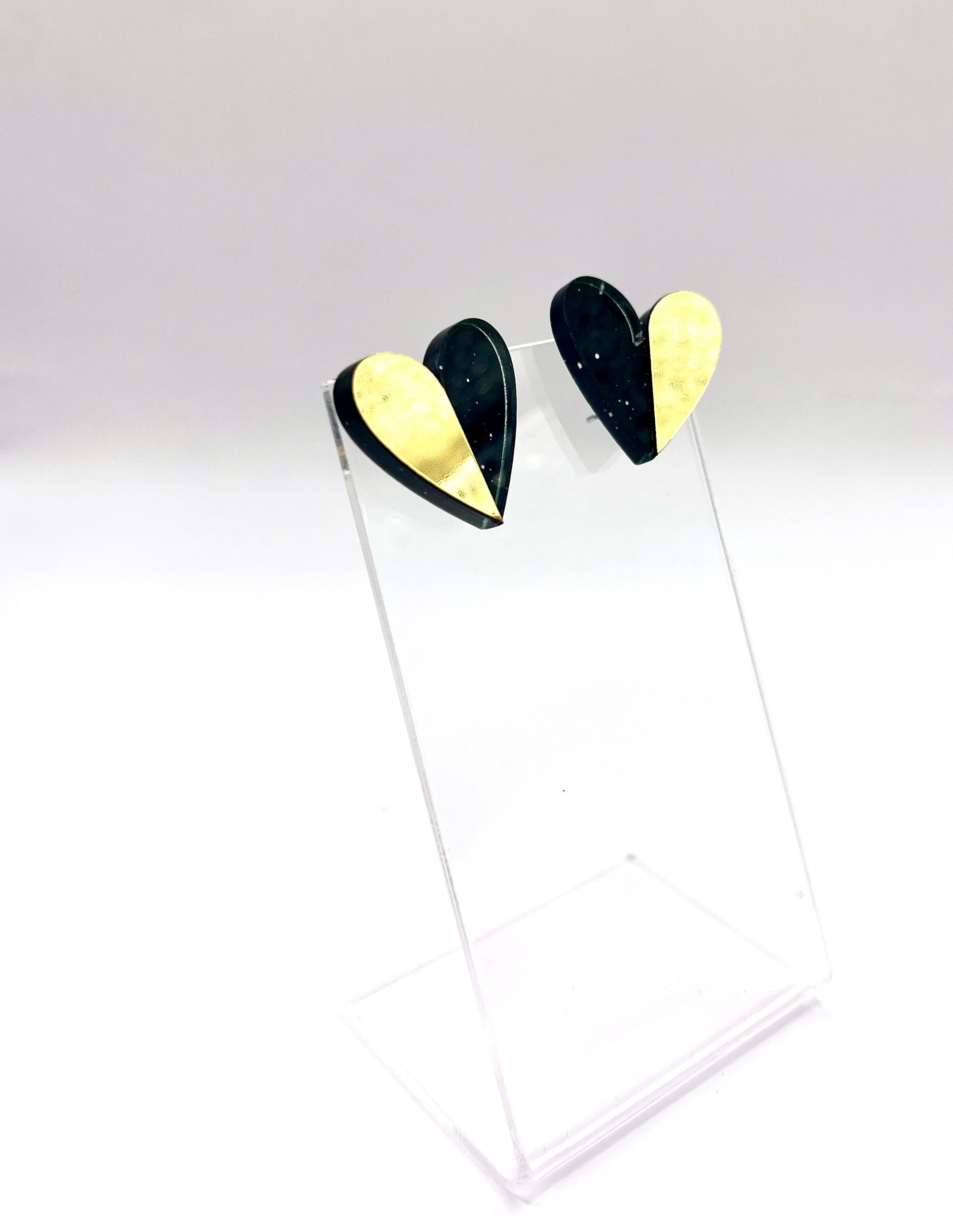Boucles d'oreilles cœur LOVE étoilées en acrylique fabriquées en France