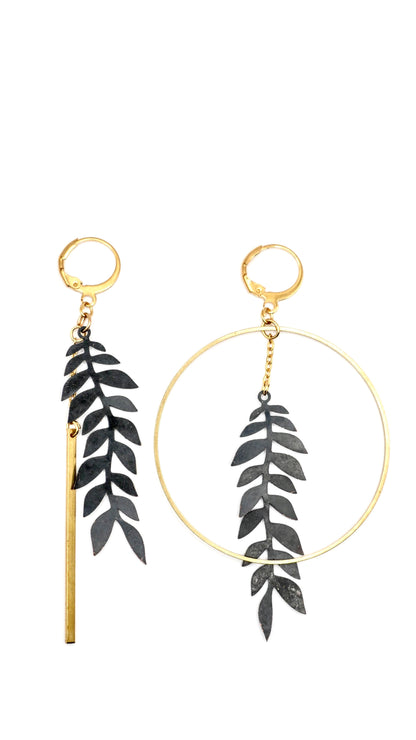 Boucles d’oreilles liane dorée et noire