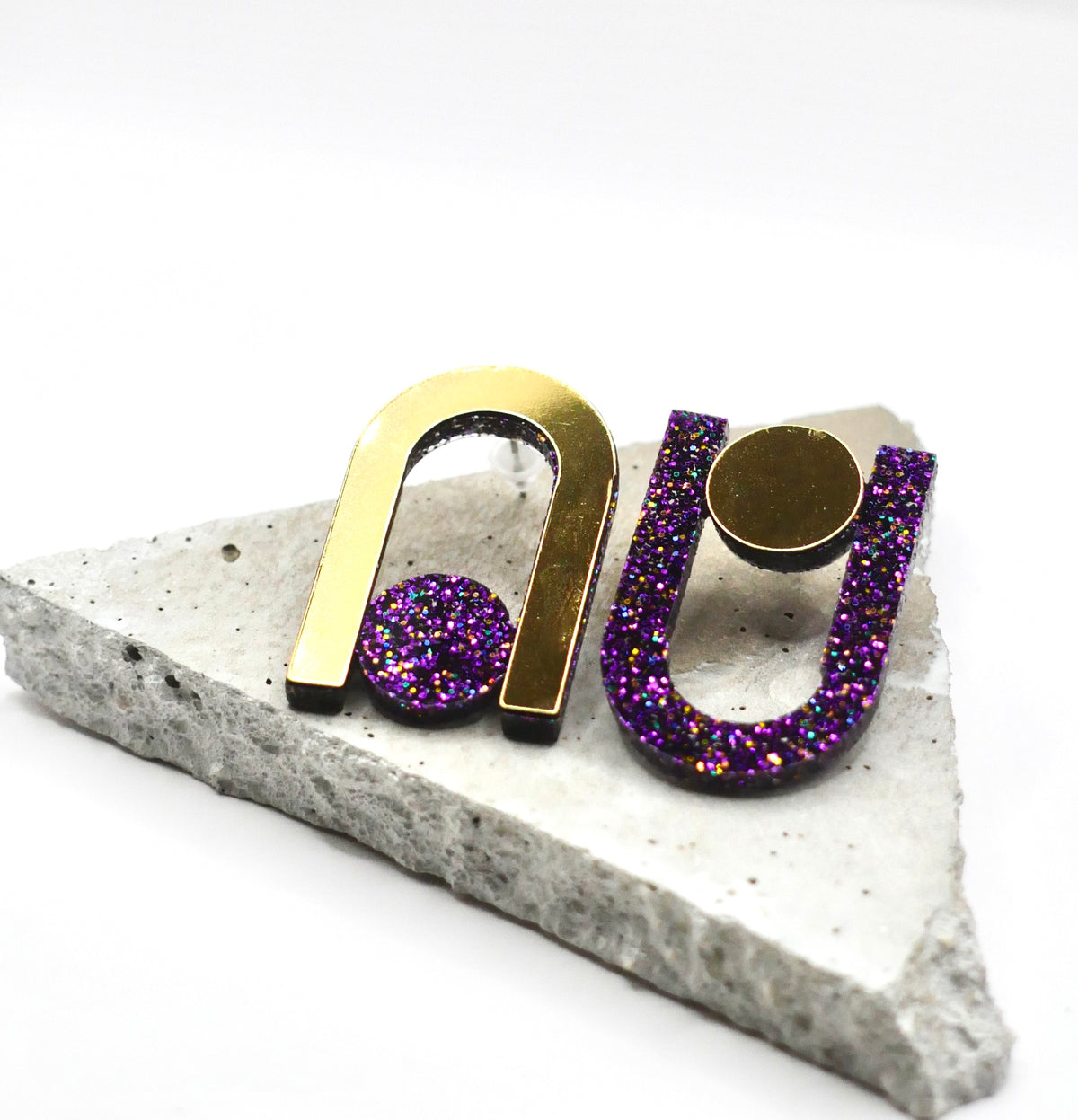 Boucles d’oreilles Una violet paillettes